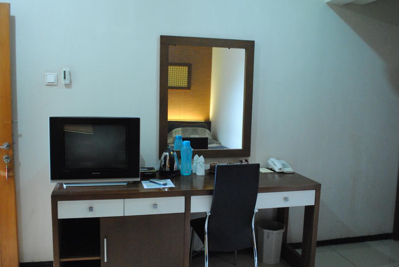Hotel Wisata Baru 세랑 외부 사진