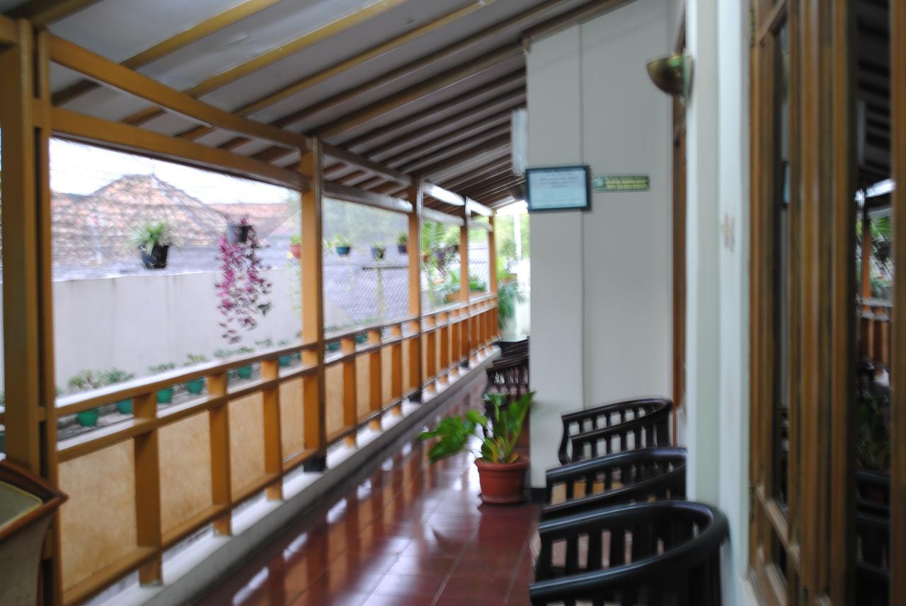 Hotel Wisata Baru 세랑 외부 사진